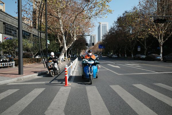 How do vehicle depreciation rates differ between electric, hybrid, and petrol cars in the UK?